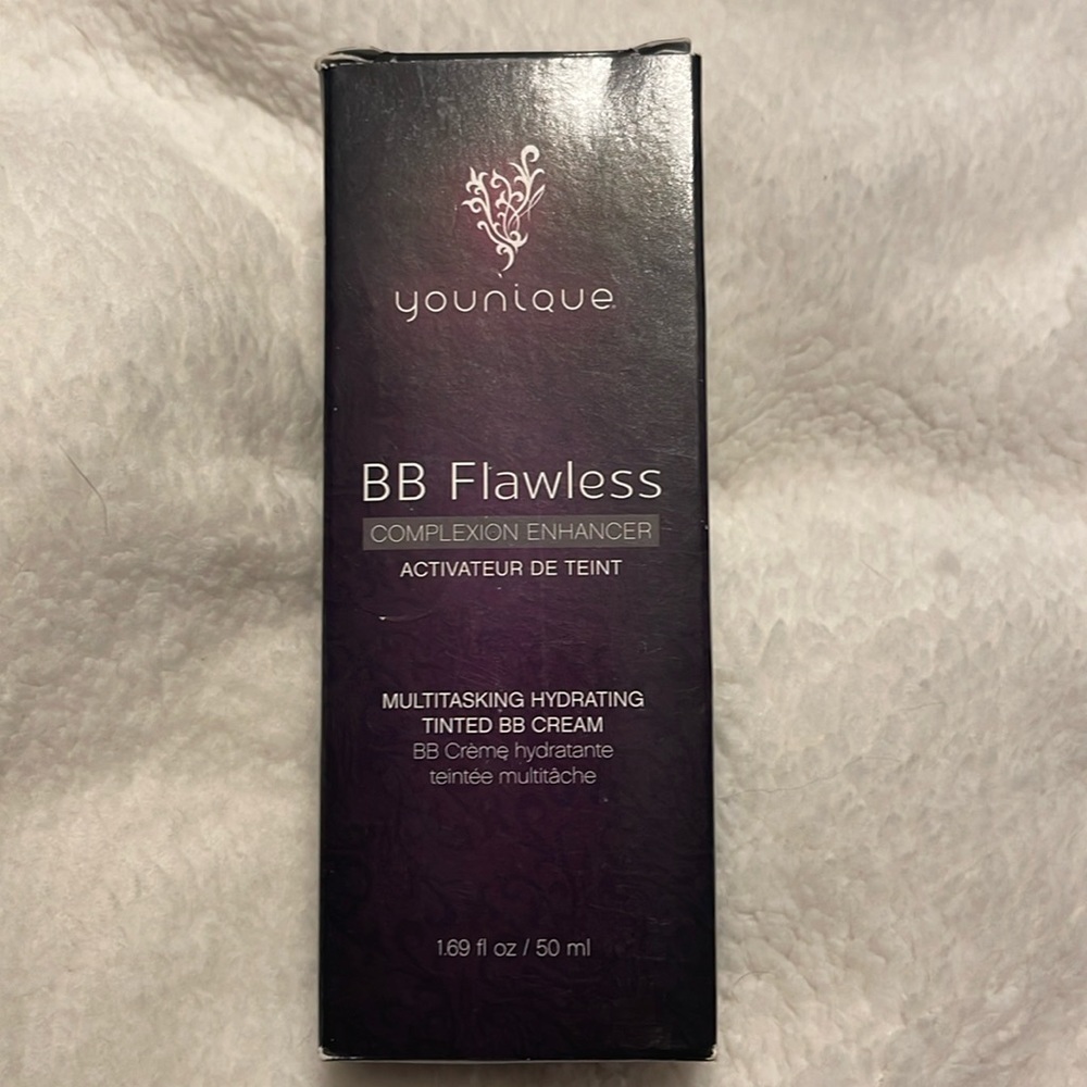 Younique BB Flawless cream in Bisque